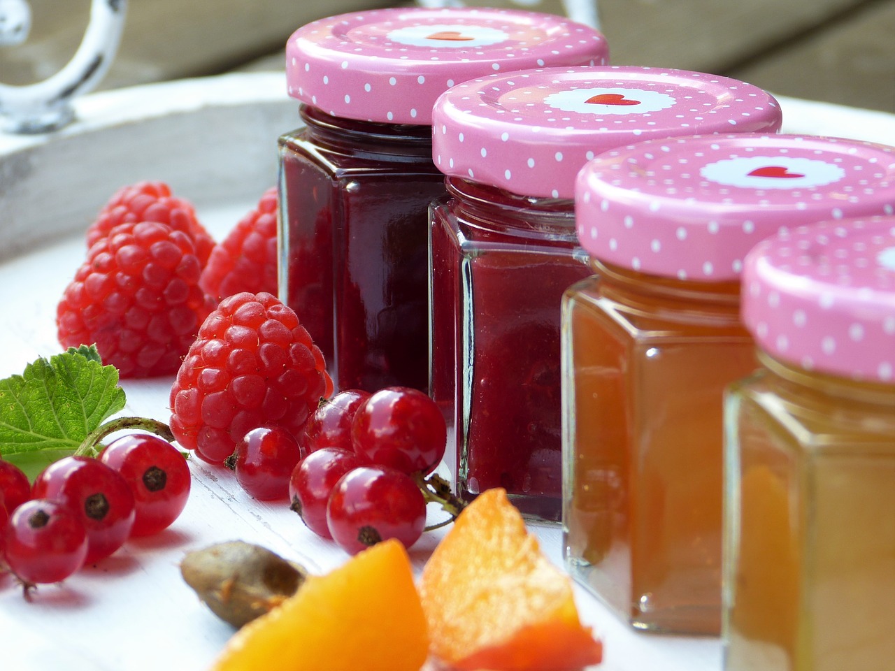 Lock summer in a jar. Recipes for delicious and simple preserves