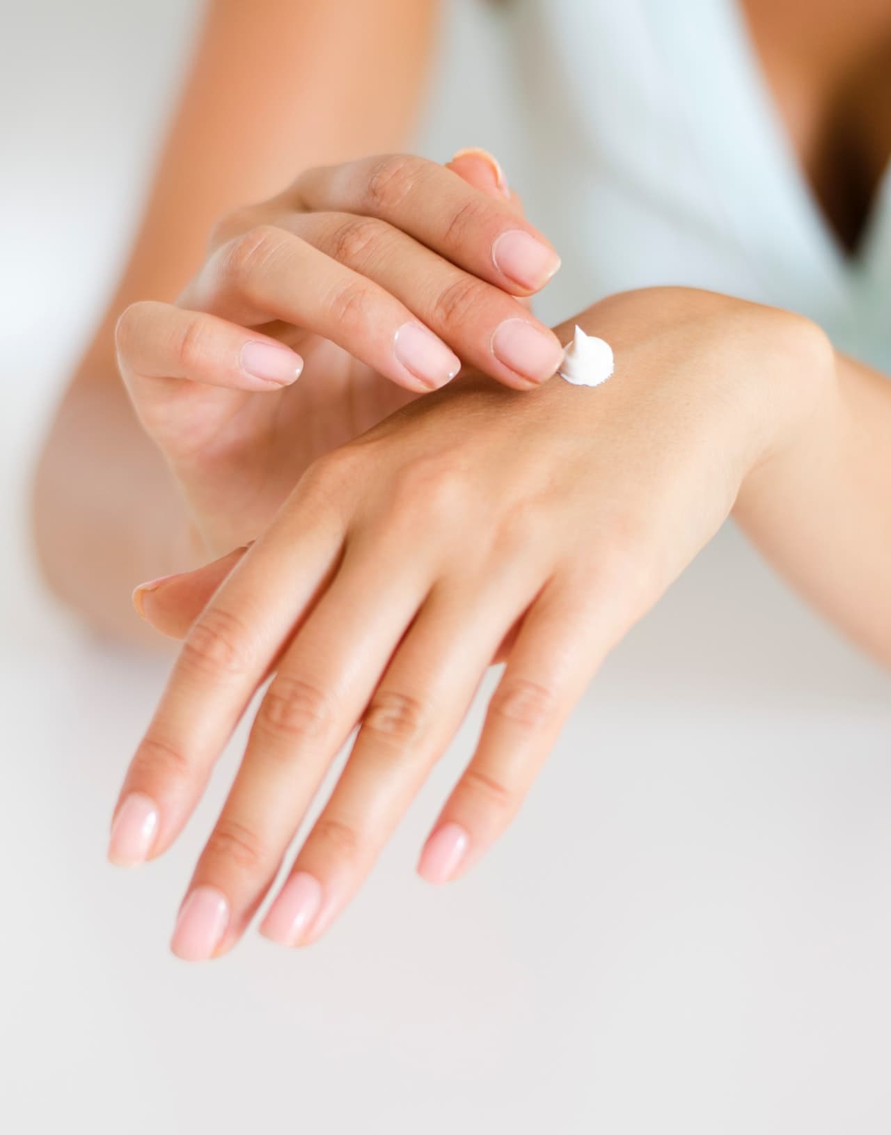 Moisturizing Dry Hands with CBD Skincare