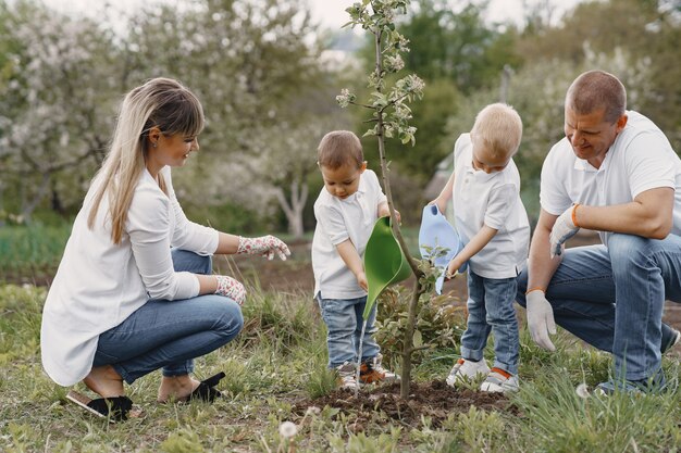 How can gardening strengthen family bonds?