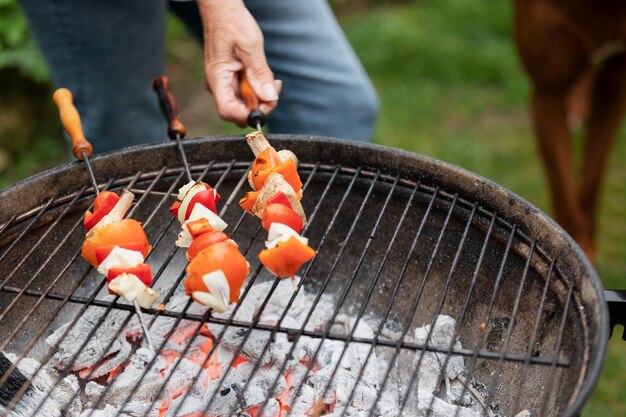 Exploring the benefits of using a quality grill brush for optimal BBQ maintenance